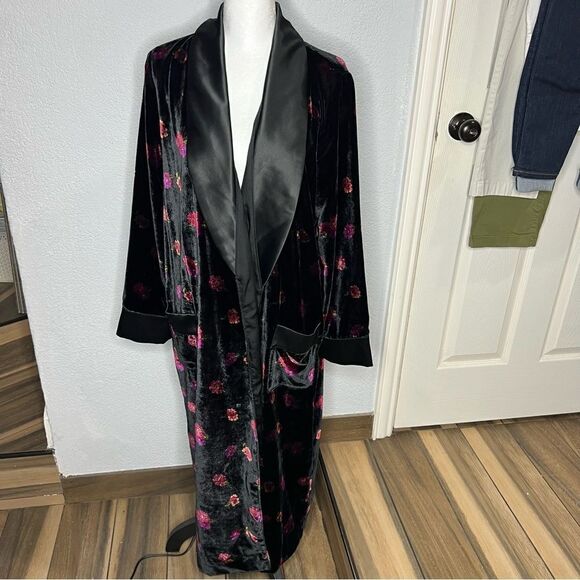 Victoria’s Secret Black Velvet Floral Satin Floor Length Women’s Robe Sz Small - Picture 2 of 12